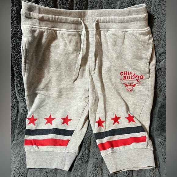 Chicago Bulls Shorts - Picture 1 of 3